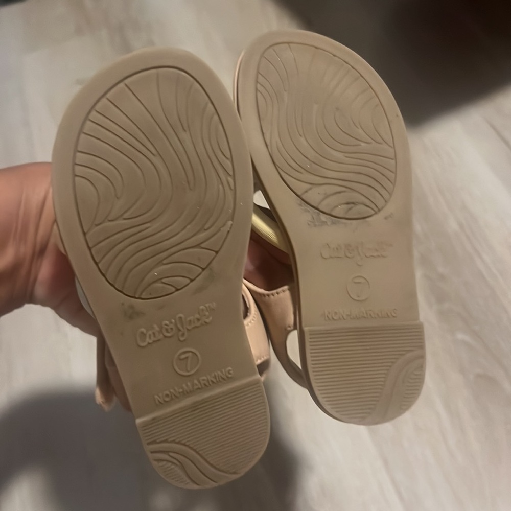 Tan sandals - Picture 2 of 4